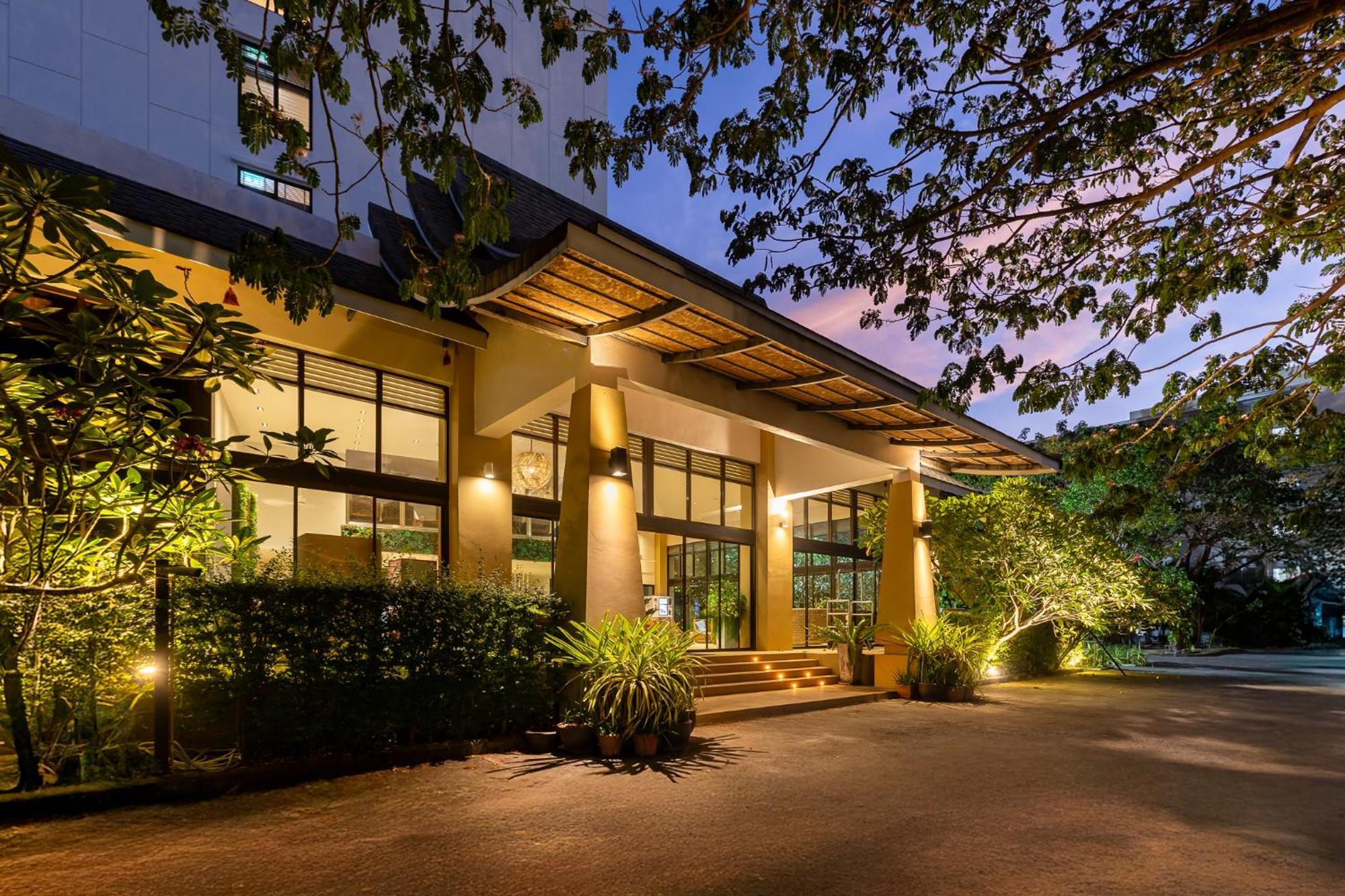 Hotel Recenta Phuket Suanluang Esterno foto