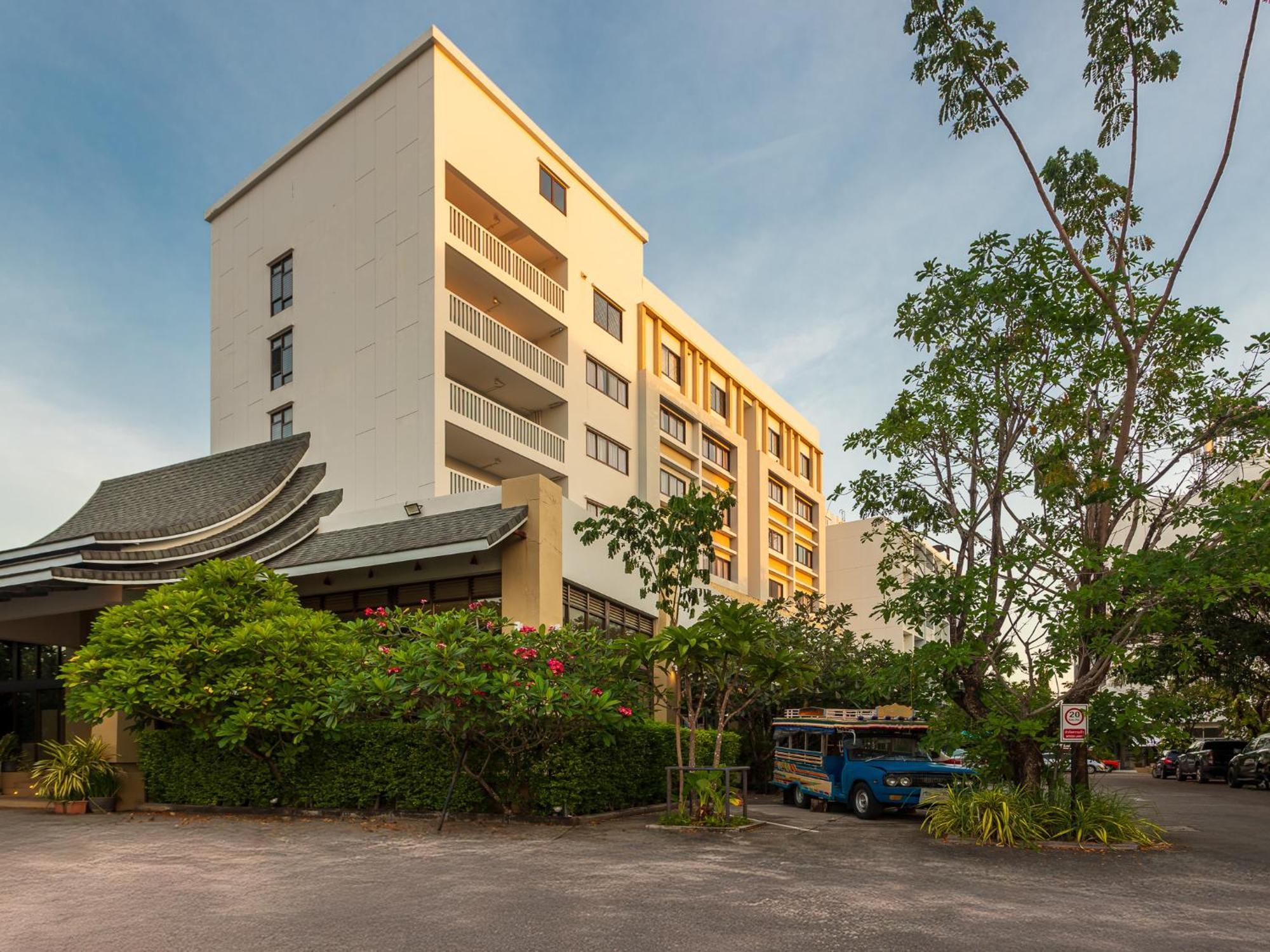 Hotel Recenta Phuket Suanluang Esterno foto